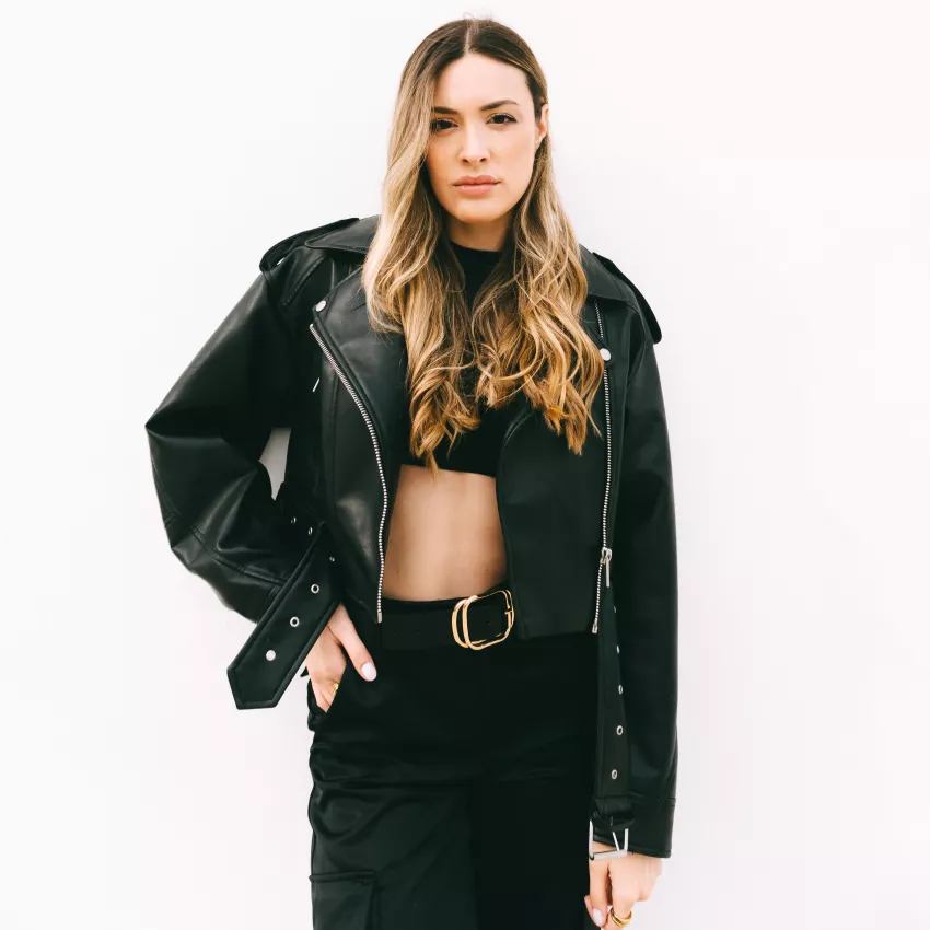 PAULA FIELDS DJ
