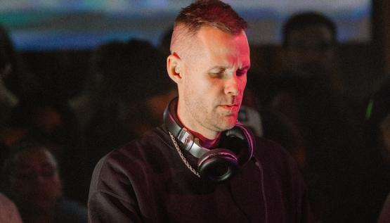 ADAM BEYER